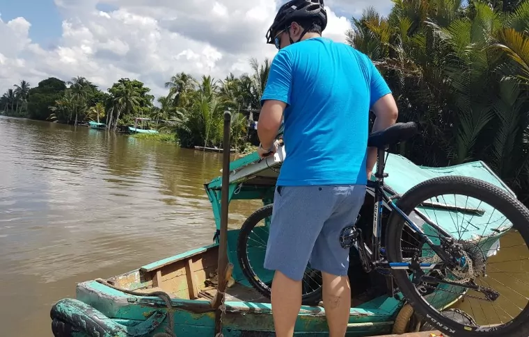 Best of Kuching: Heritage & Kampong Bike Tour